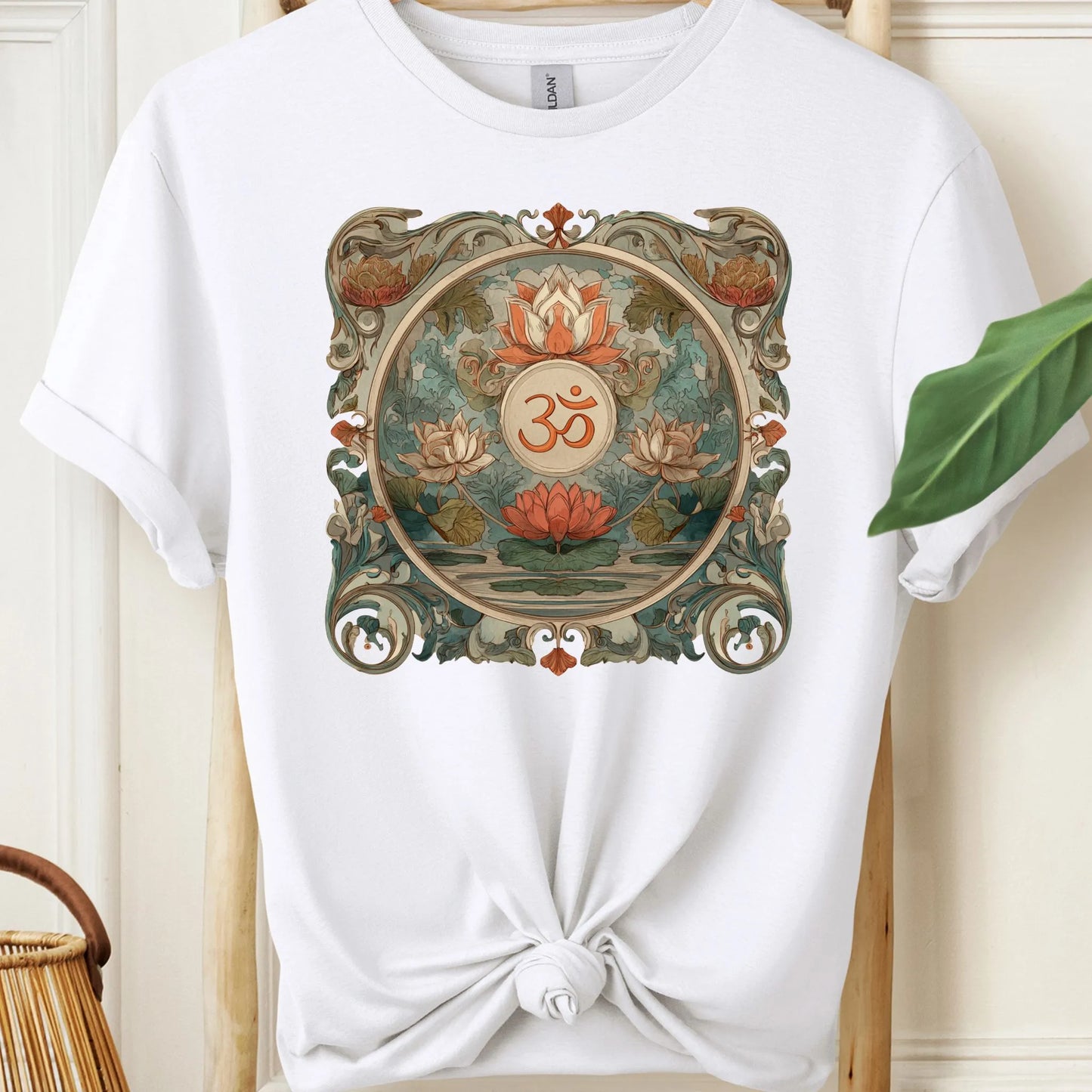 Om Nouveau T-Shirt!