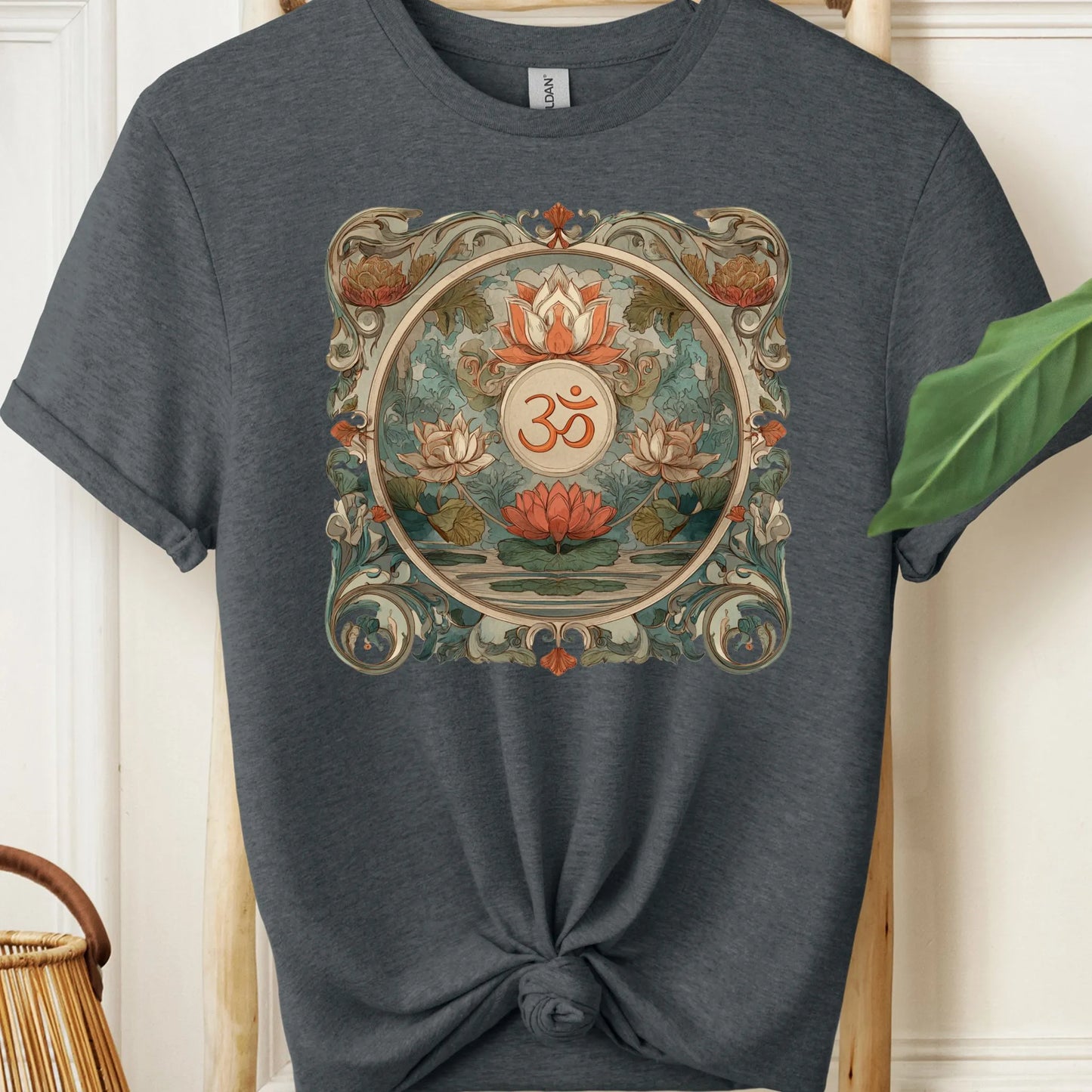 Om Nouveau T-Shirt!