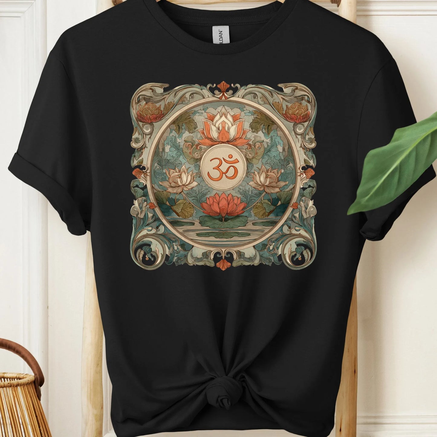 Om Nouveau T-Shirt!